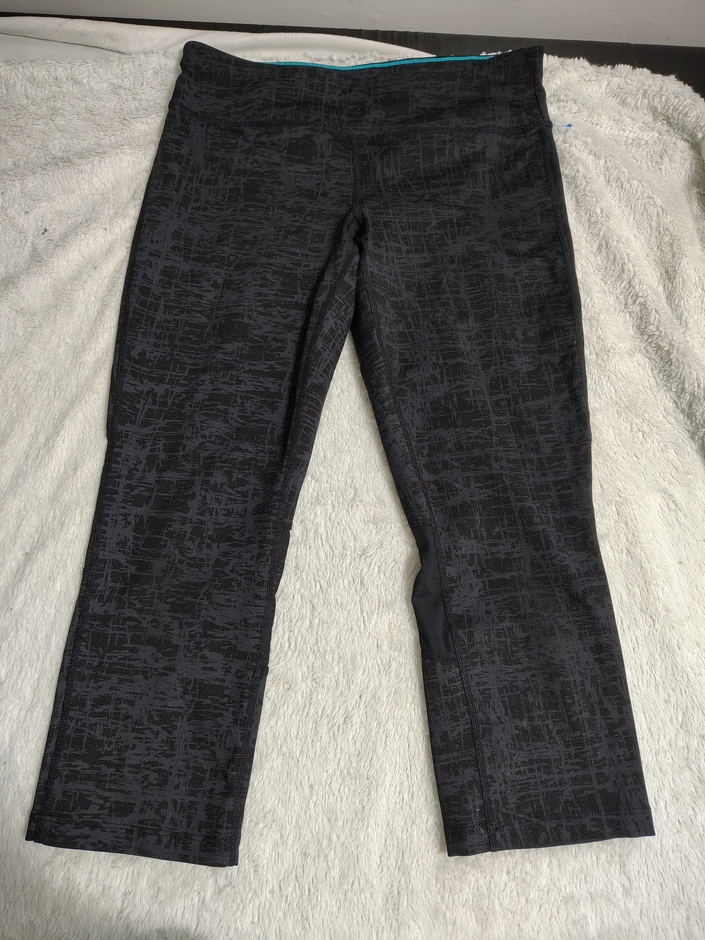 Calvin Klein Performance Black Textured Cropped Active Capris
